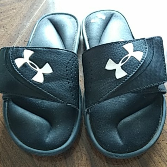 Underarmour kids 4 sandals - Picture 1 of 3